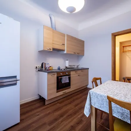 Stories Writer's Ap 40sqm Renovated Free Parking * 리가
