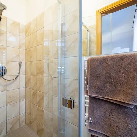 아파트 Stories Writer's Ap 40sqm Renovated Free Parking